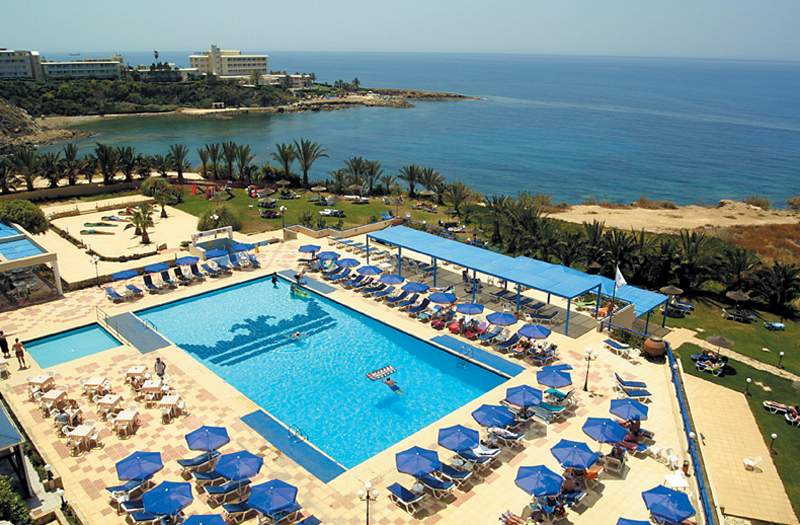 Queen's Bay Hotel