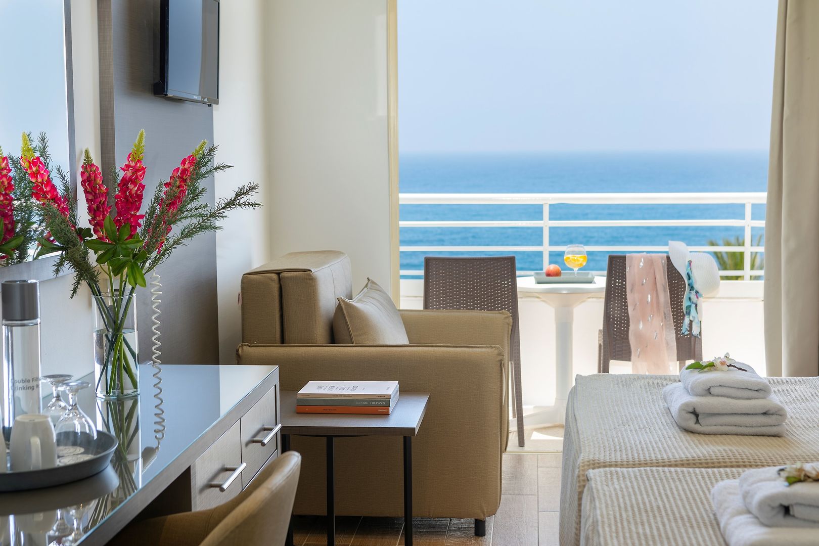 Queen's Bay Hotel