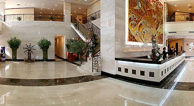 Huating Holiday Inn
