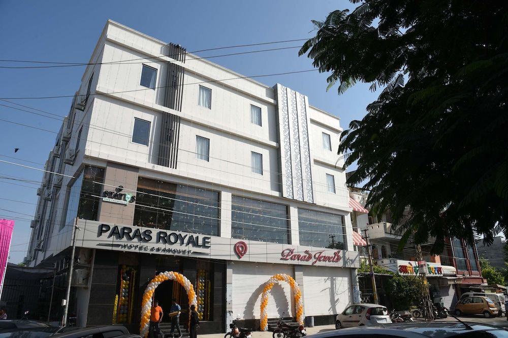 Hotel Paras Royale
