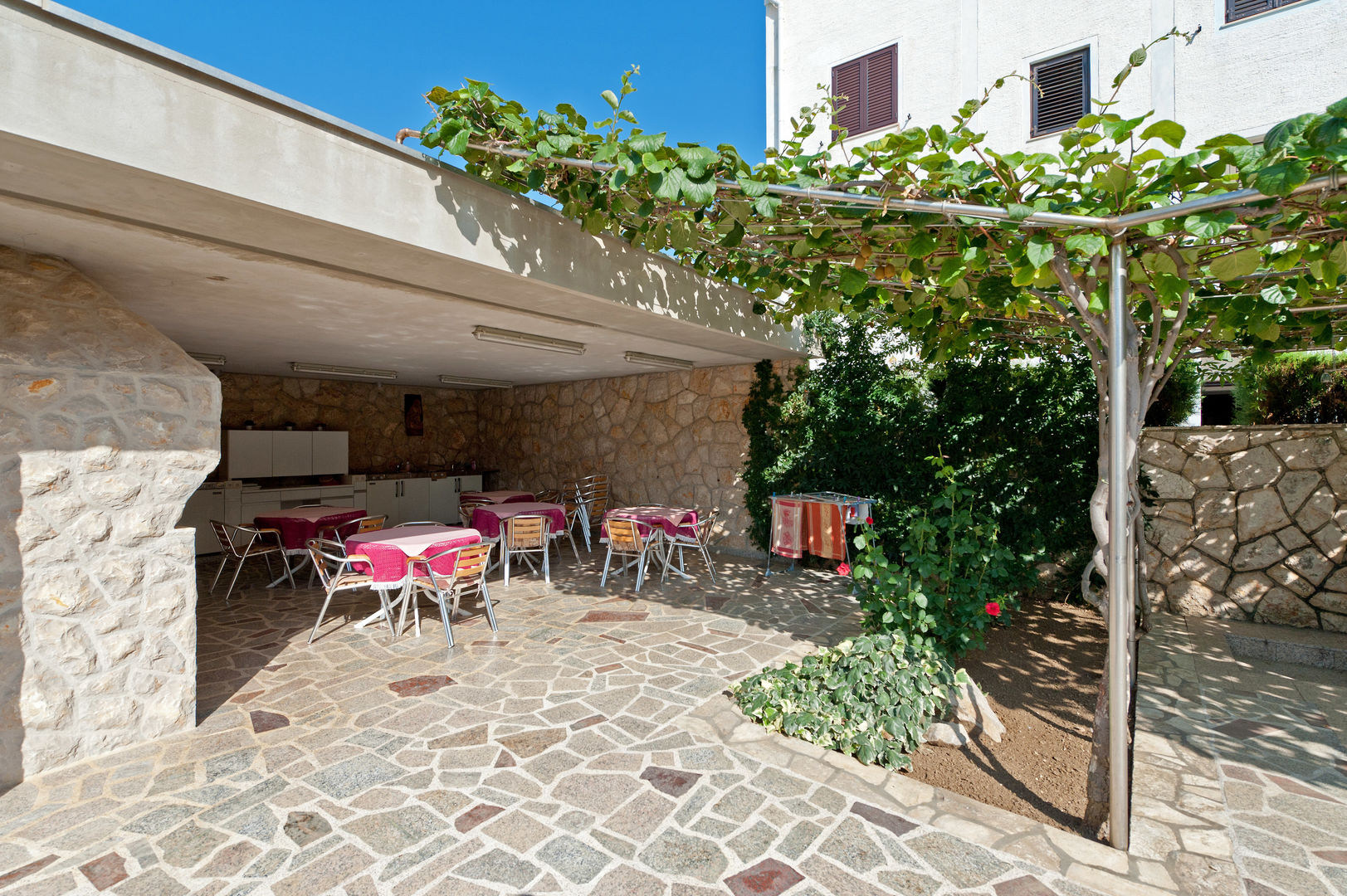 Studio Apartments Apolonia