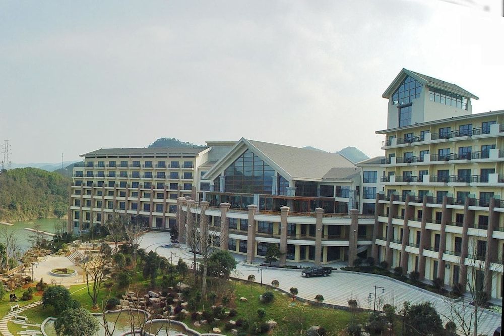 Wonderland Hotel Luxury