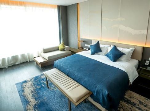 Baoxin Junlan Holiday Hotel