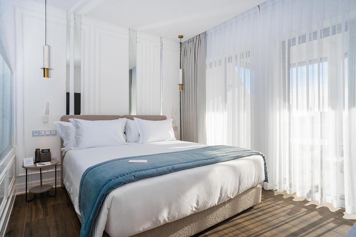Petit Palace Suites Hotel