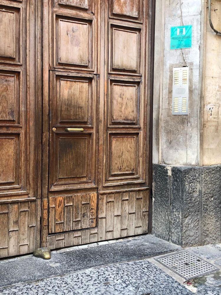 Palazzo Ferrara