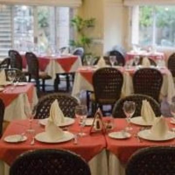 Villa Morra Suites