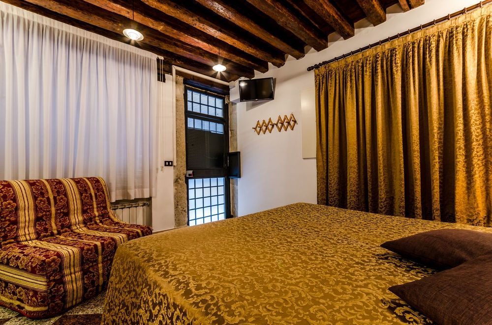 Venice Apartments