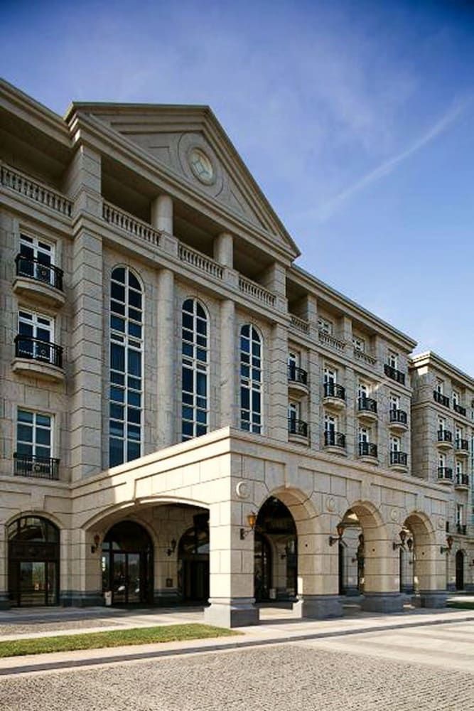 Tianjin Goldin Metropolitan Polo Club Hotel