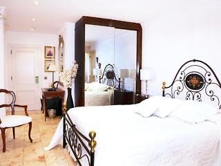 Las Brisas Apartamentos
