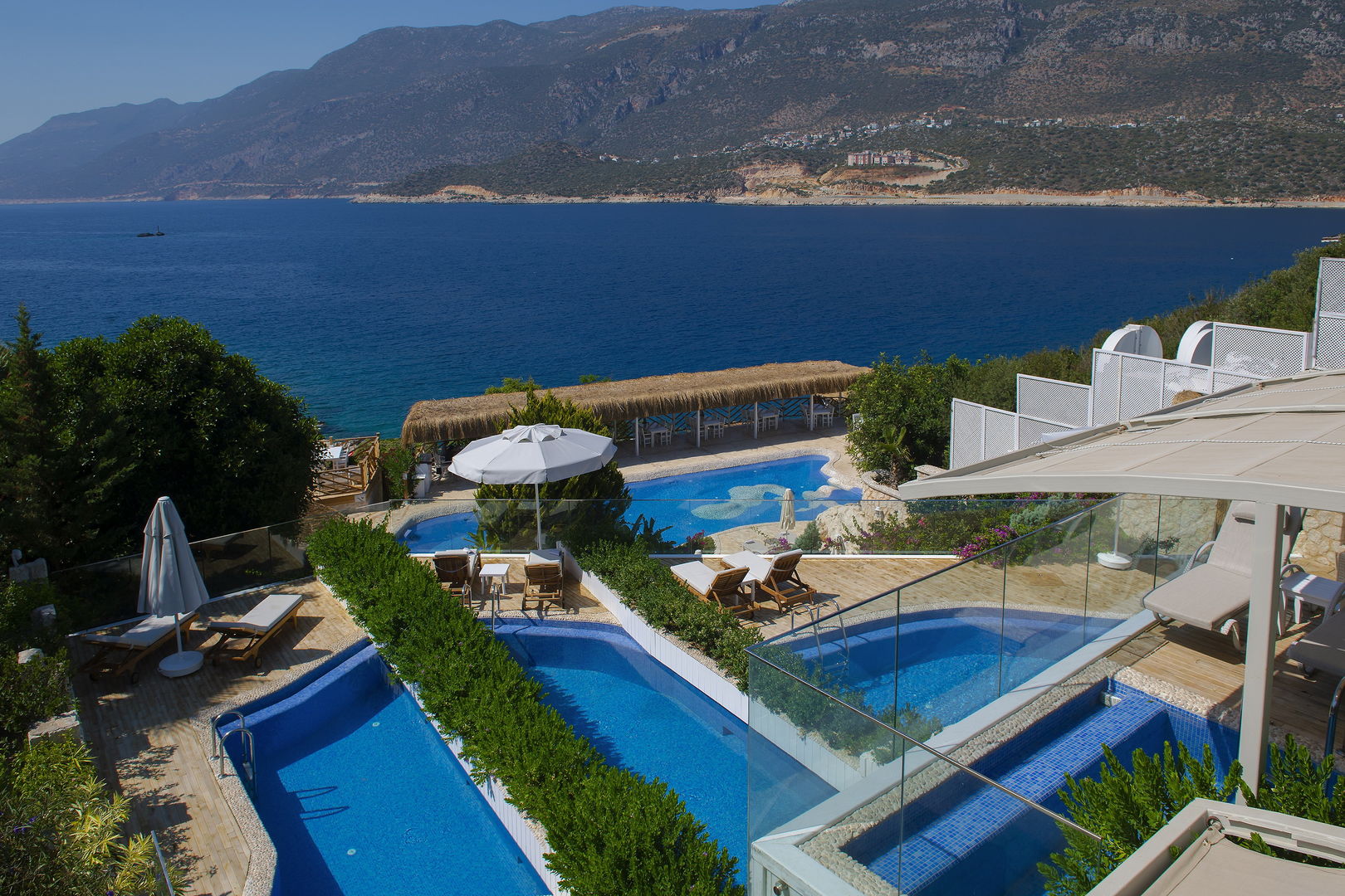 Peninsula Gardens Hotel & Beach