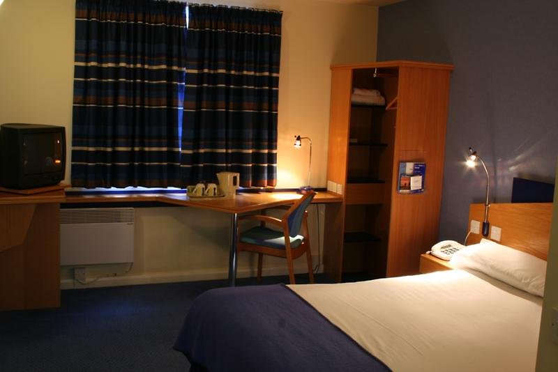 Holiday Inn Express Manchester - East