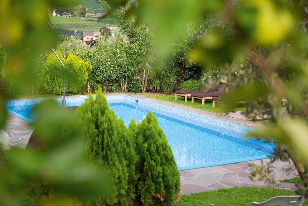Ruster Resort