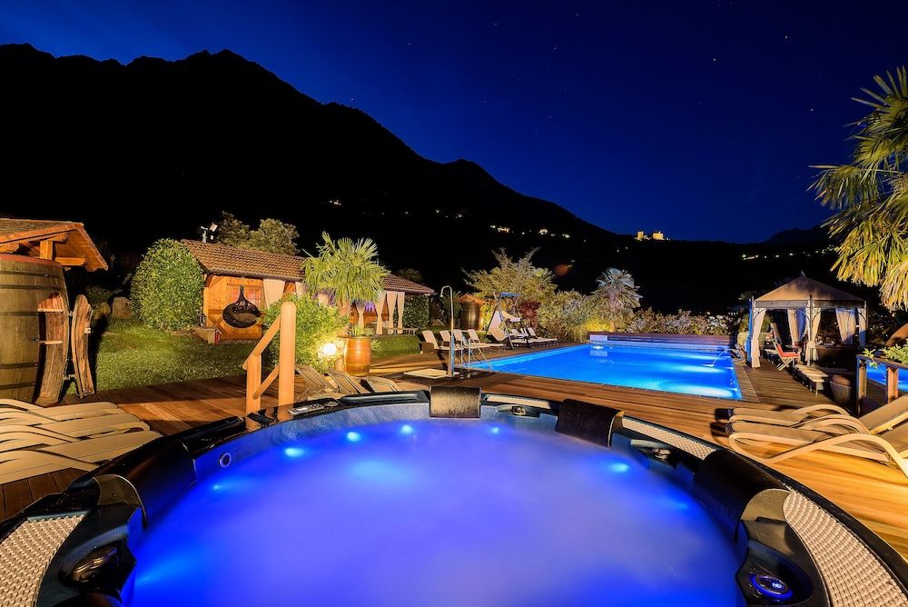 Ruster Resort