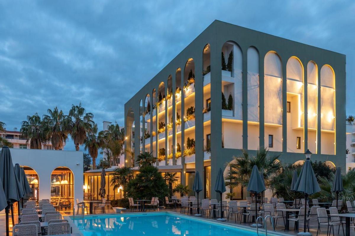 Garden Hotel