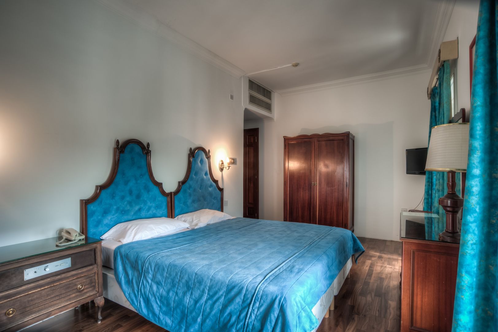 Castille Hotel