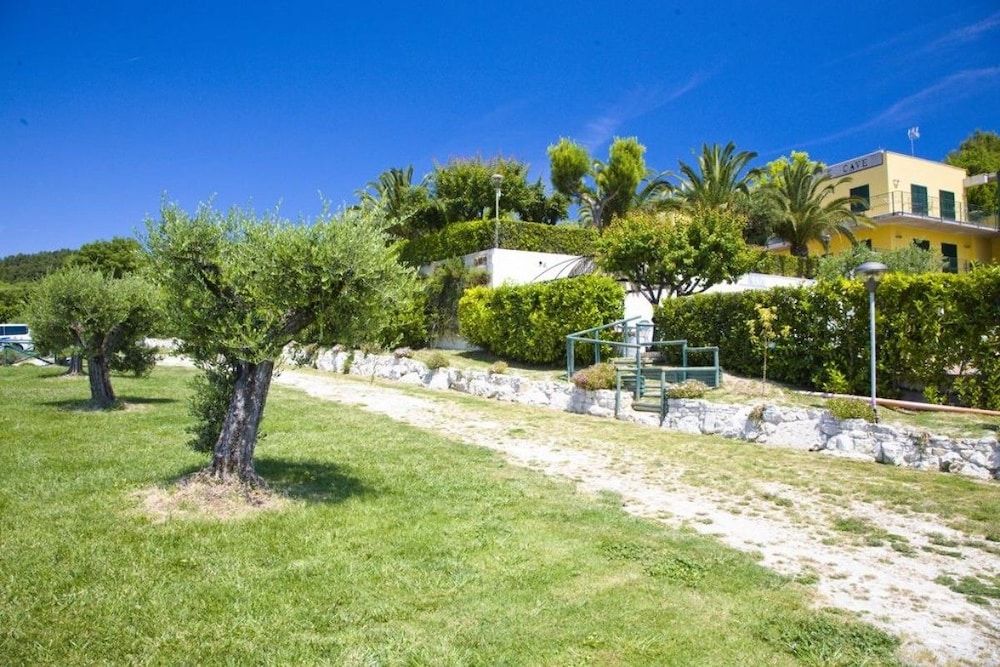 Hotel Le Cave
