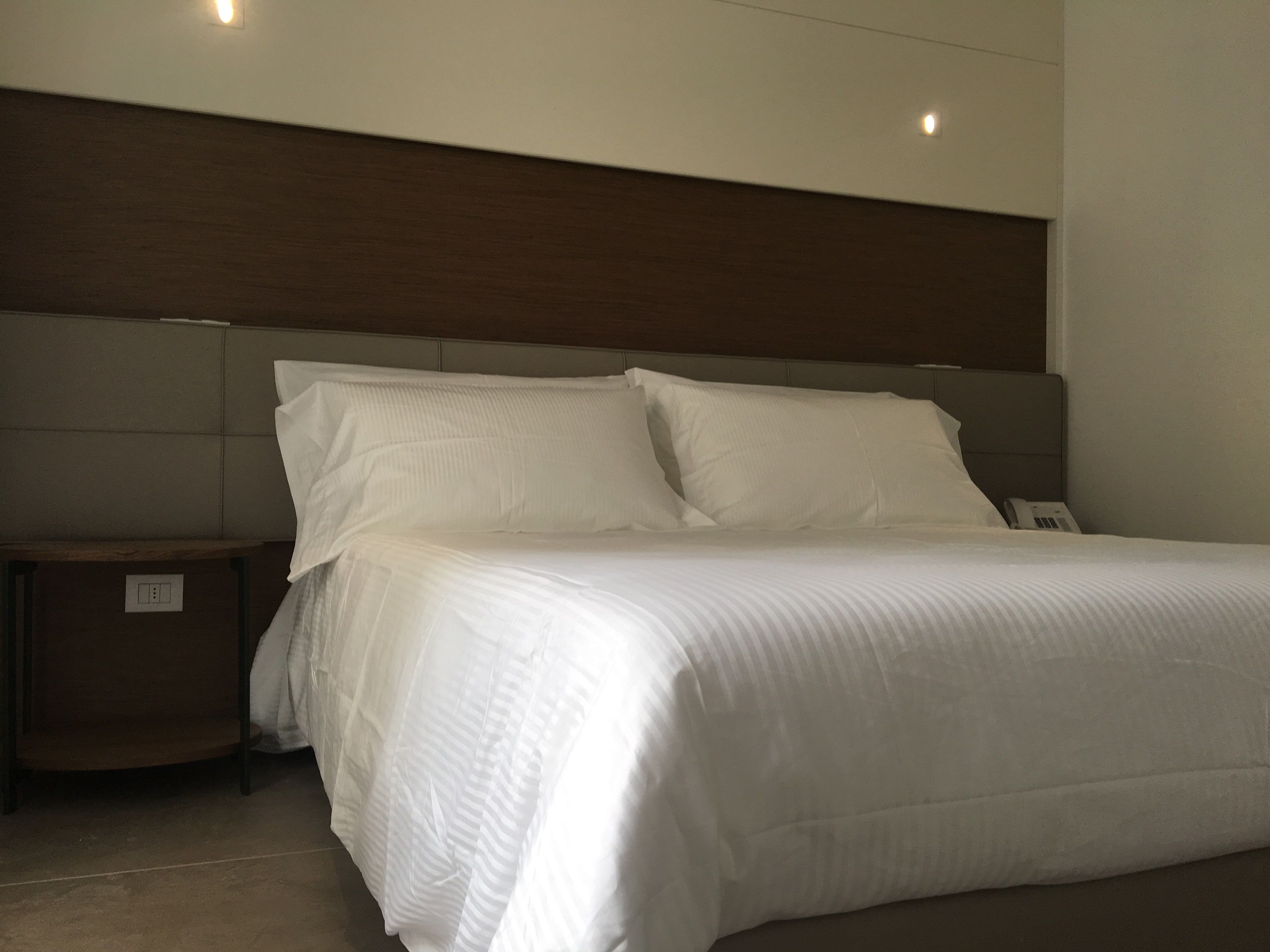 M & F Hotel