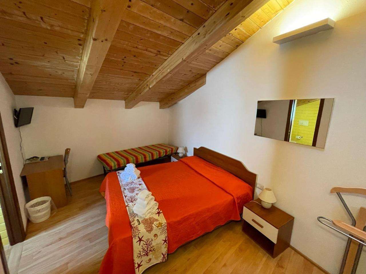 B&B Is Solus