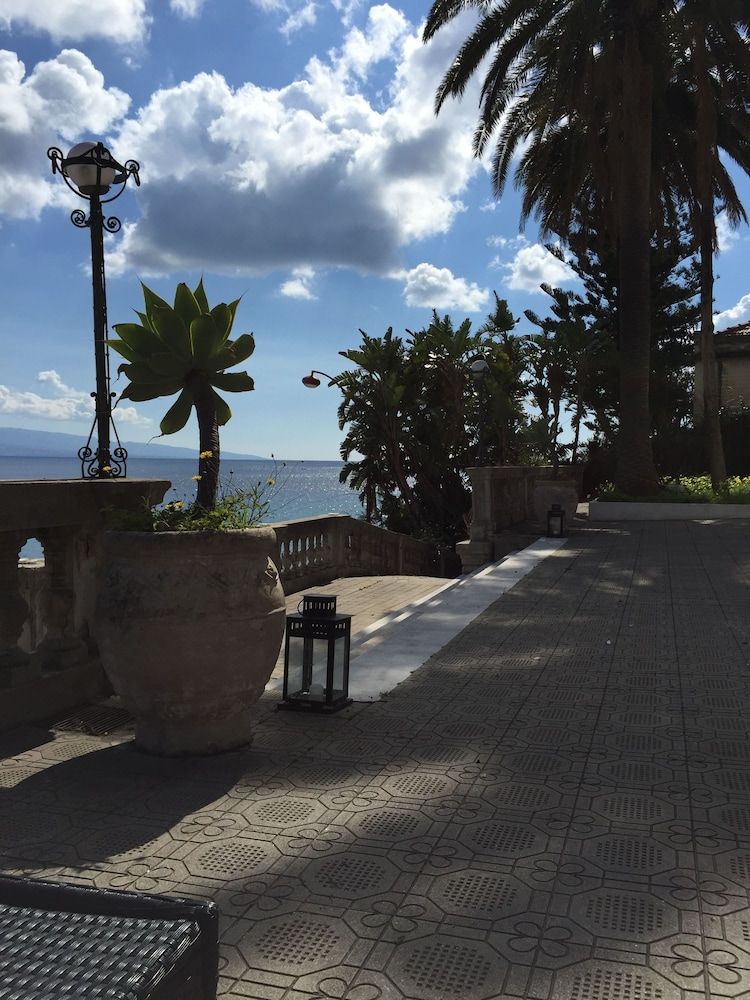 Town House Messina Paradiso