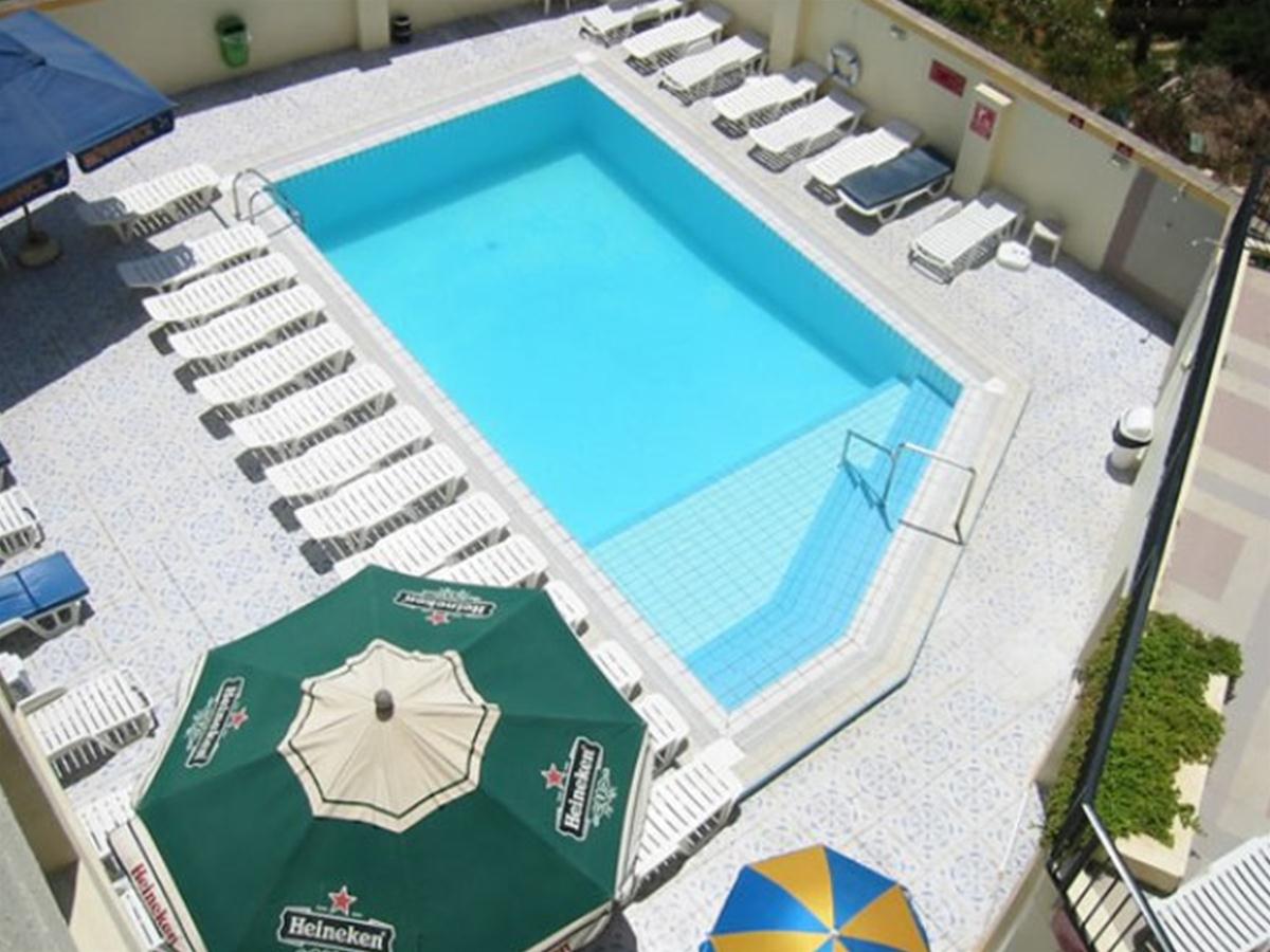 Dean Hamlet Aparthotel