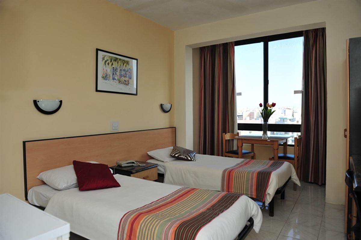 Dean Hamlet Aparthotel
