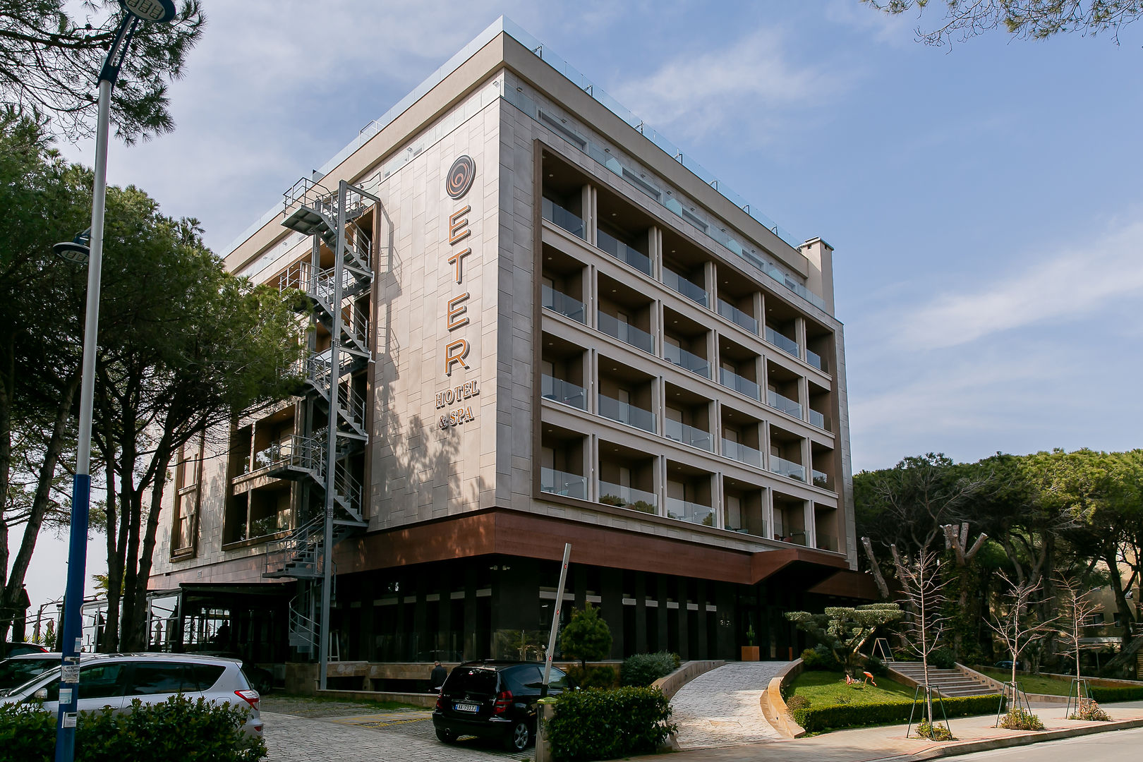 Eter Hotel