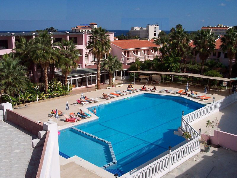 LA Hotel & Resort