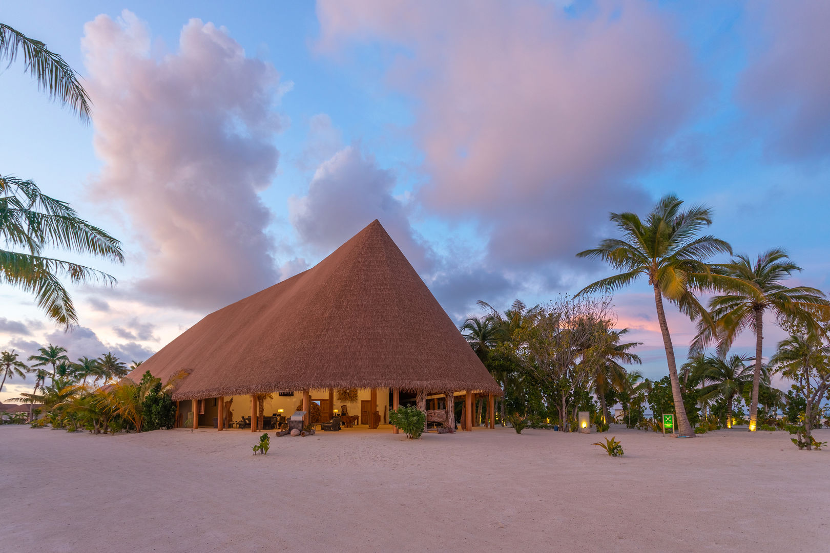 Cinnamon Velifushi Maldives