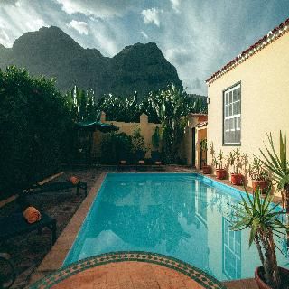 Casa Amarilla