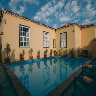 Casa Amarilla