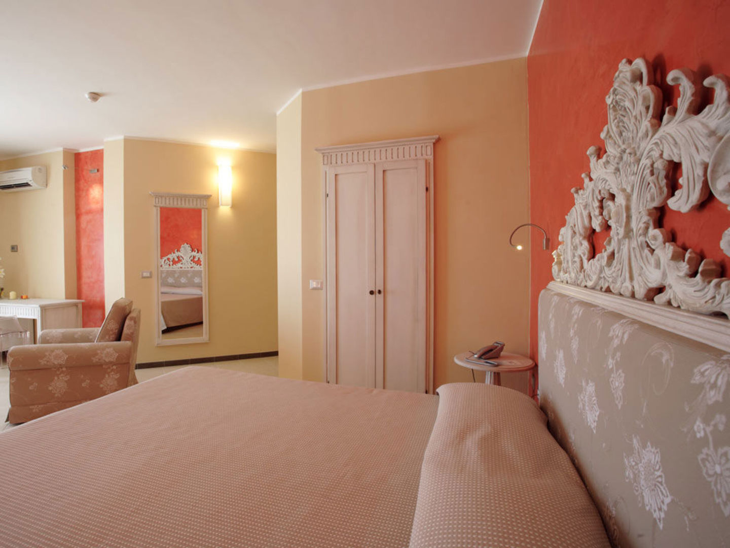 Janus Hotel