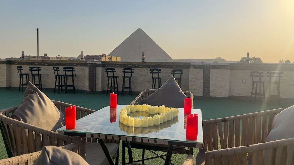 King Cheops Inn - Pyramid View