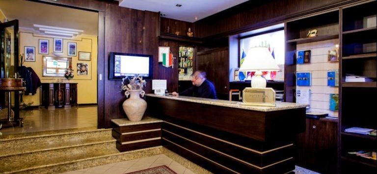 Mannu Hotel