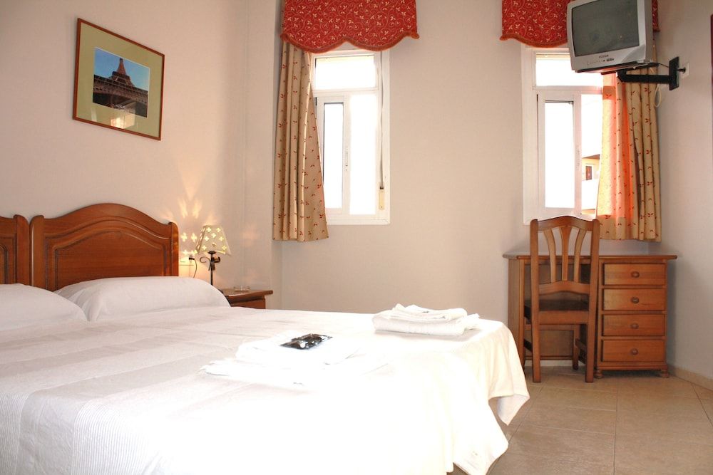 Hostal Carlos II