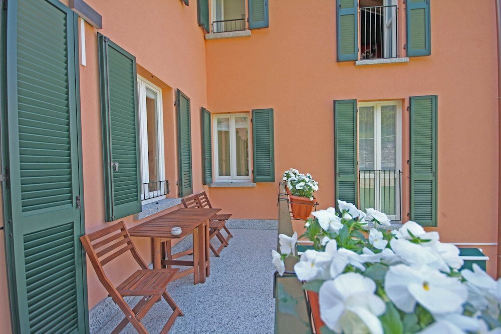 Diamond Apartments