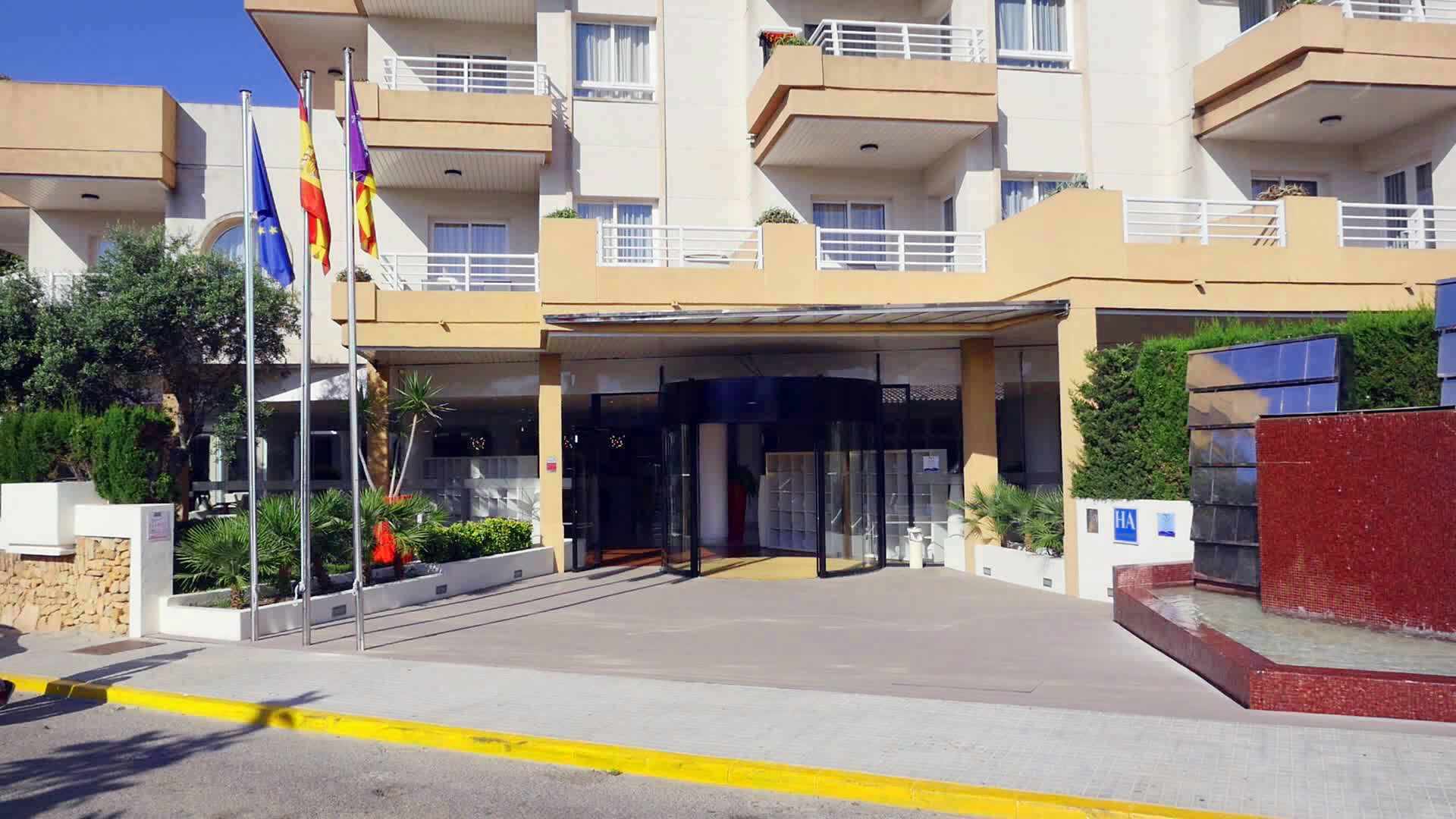 Hotel Illot Suites