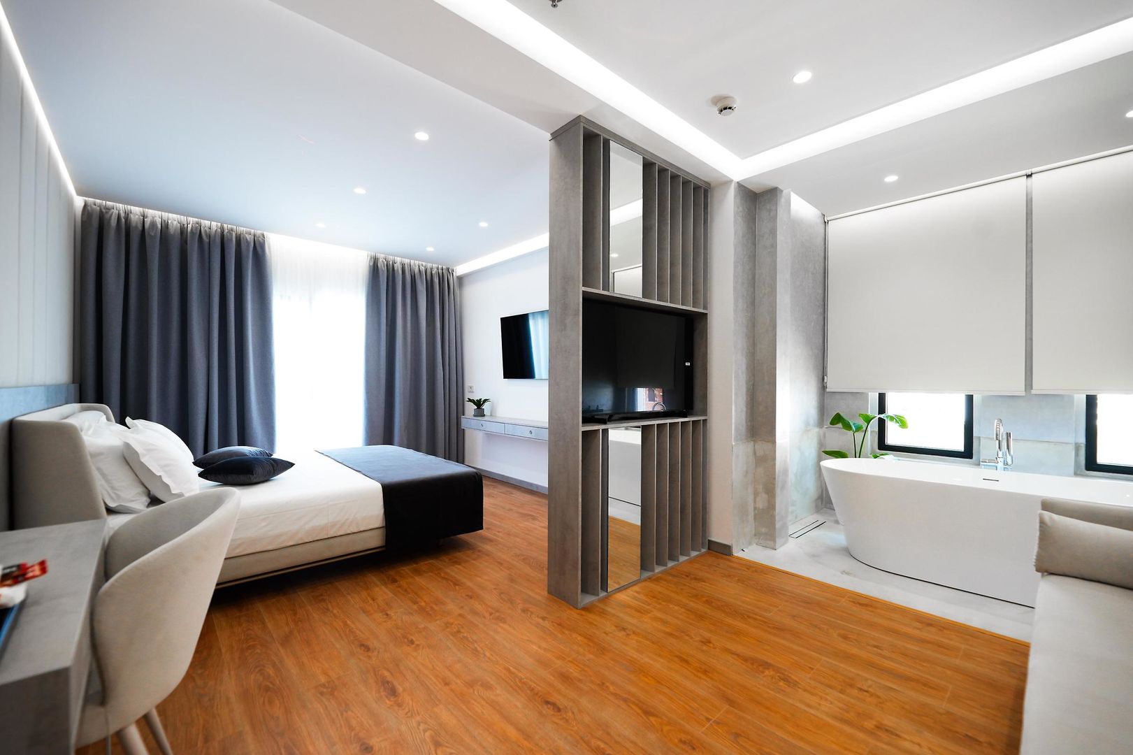 Naos Luxury Hotel