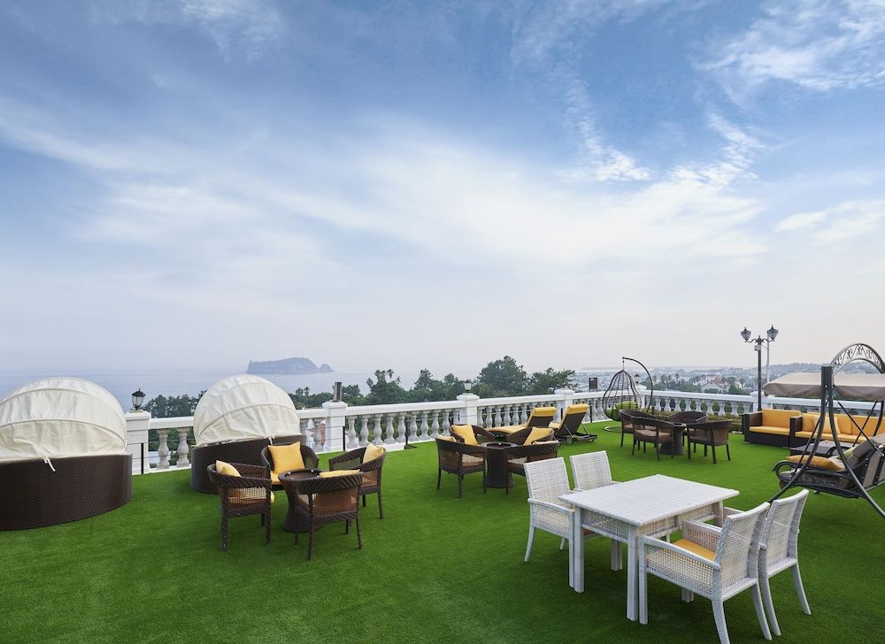 GoldOne Hotel & Suites