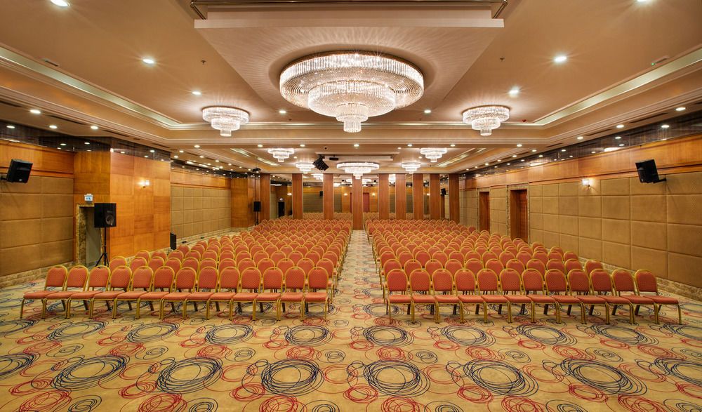 DoubleTree by Hilton Hotel Van