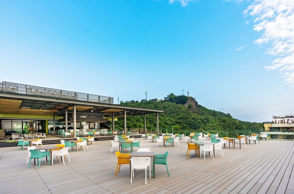 Flamingo Lan Ha Bay Resort
