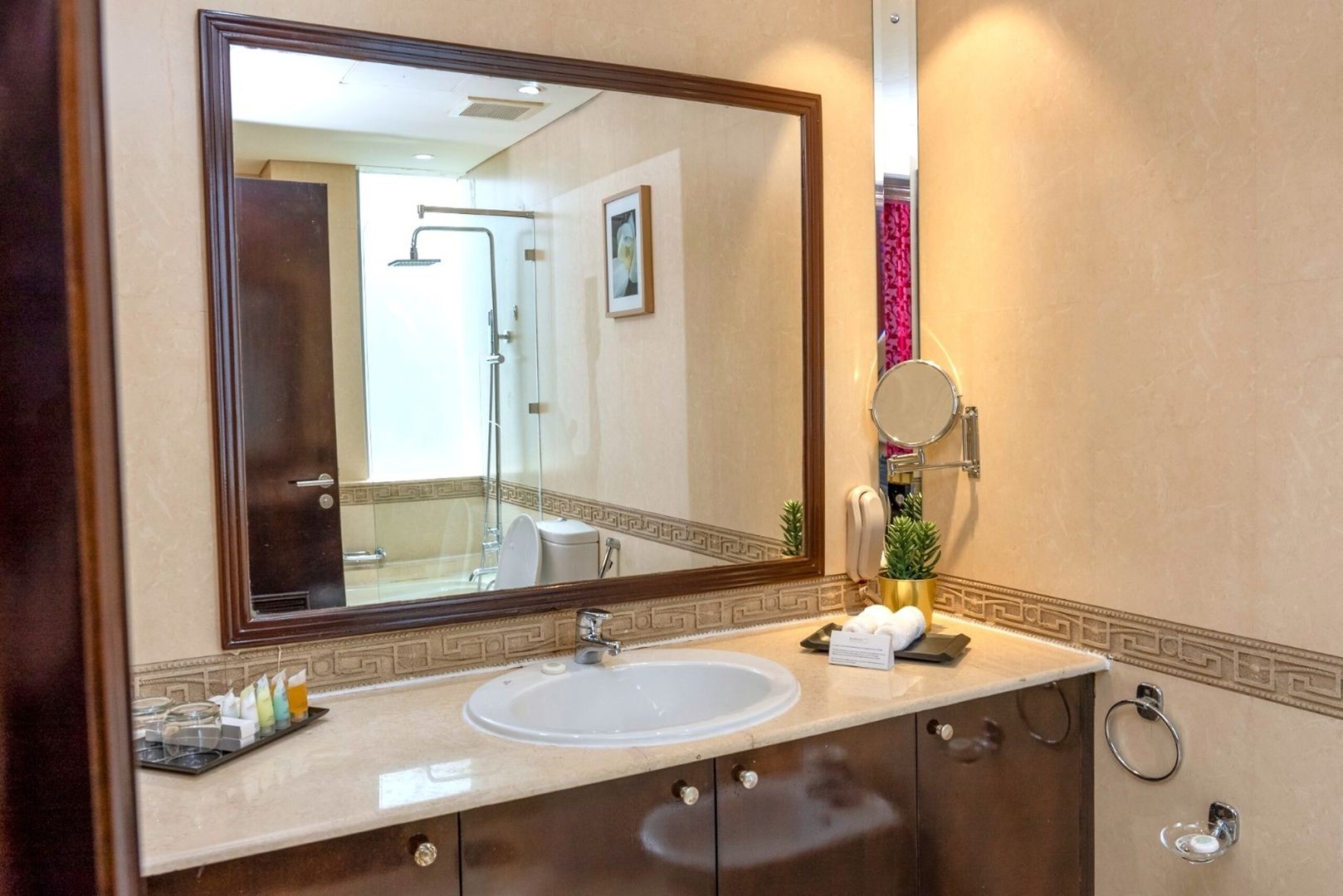 Saraya Corniche Hotel