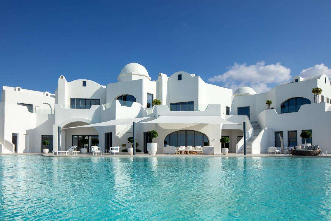 Anantara Retreat Santorini Abu Dhabi