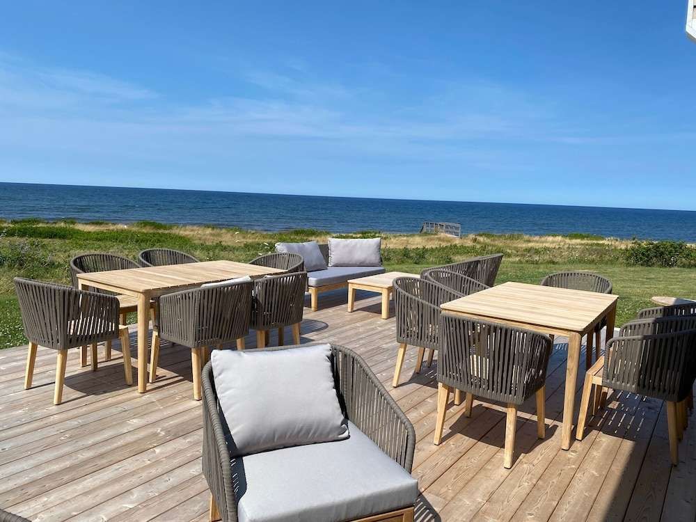 45 Steps - The Culinary Beachside Inn