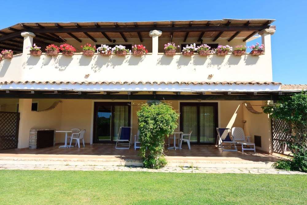 Porto Giunco Residence
