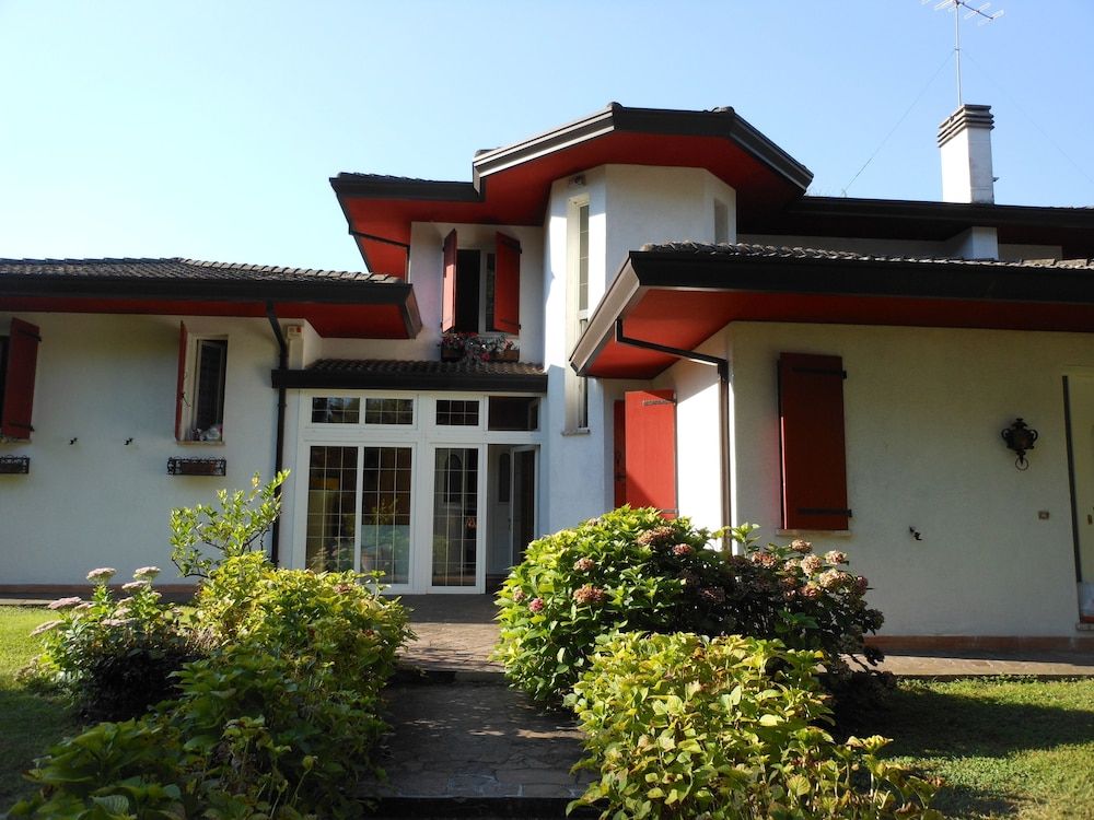Vanessa House