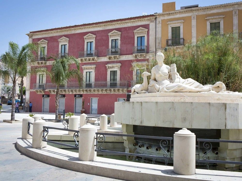 Palazzo Melfi Suite Hotel