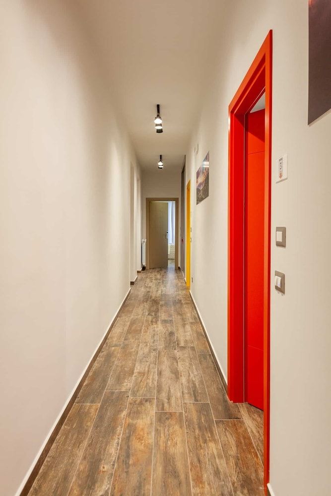 Five Rooms Brolo