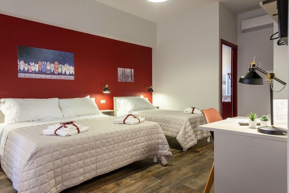 Five Rooms Brolo