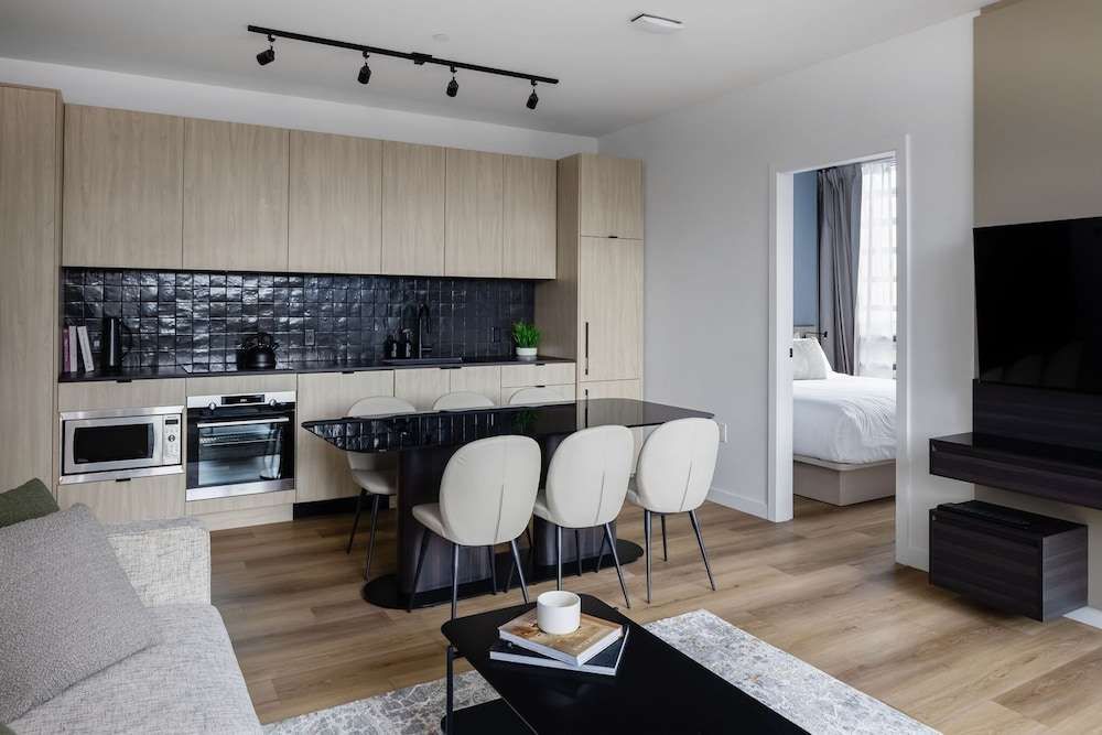 Smithe House