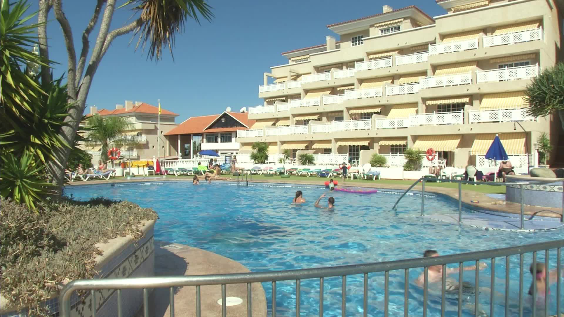 Tropical Park Hotel